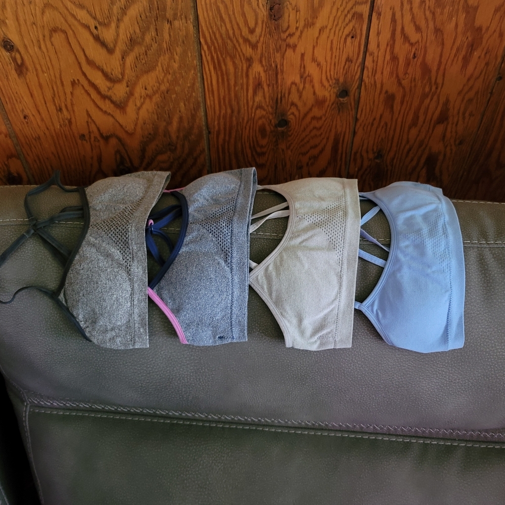 Lot of 4 girls size medium sports bras EUC